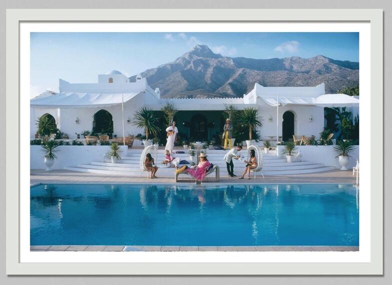 Luxury Lifestyle Living - Retro Poolside Host Luxury Lifestyle By