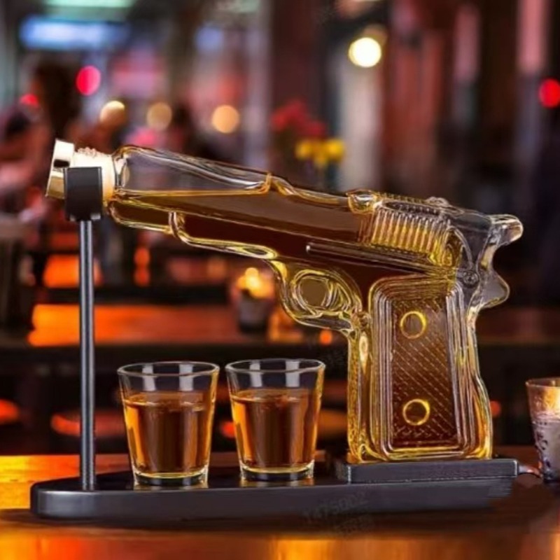 Sandhawk Glass Pistol Decanter - огляд і ціна Glass Decanter Whiskey