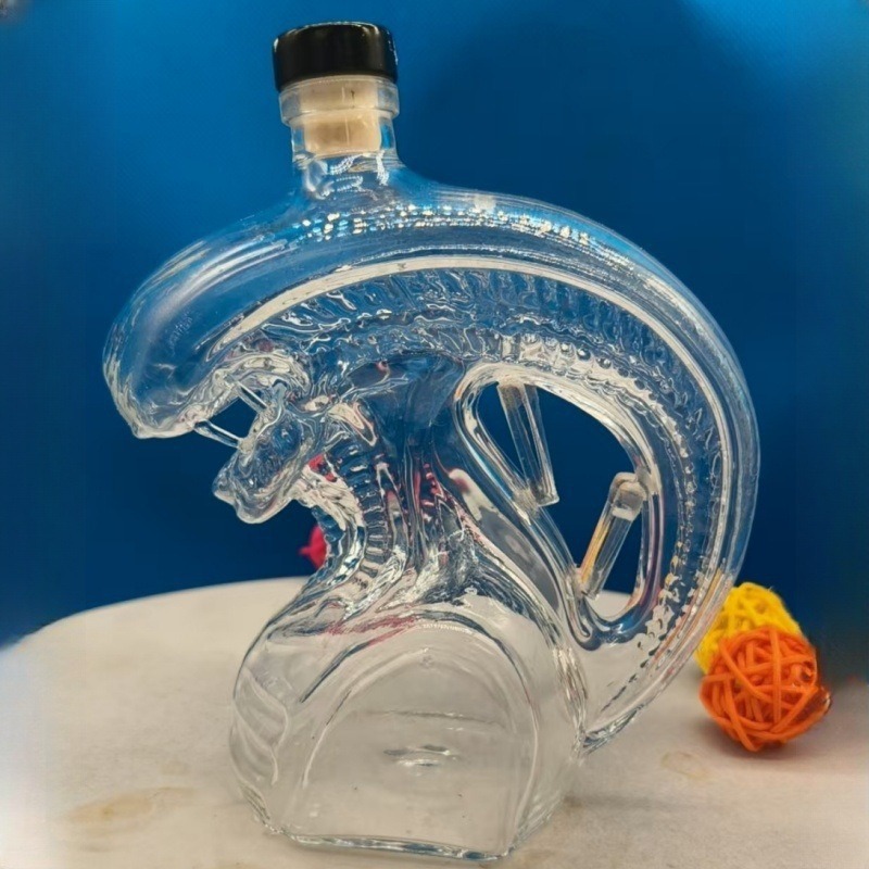 Alien Xenomorph Shaped Whiskey - огляд і ціна Glass Decanter Whiskey