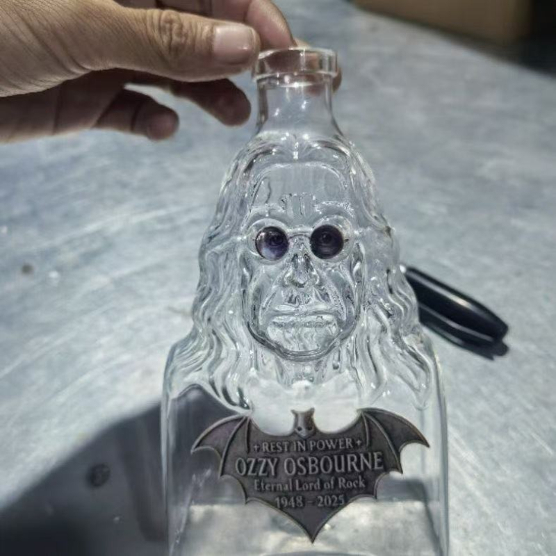 Ozzy Osbourne 'Back to the Beg - огляд і ціна Glass Decanter Whiskey