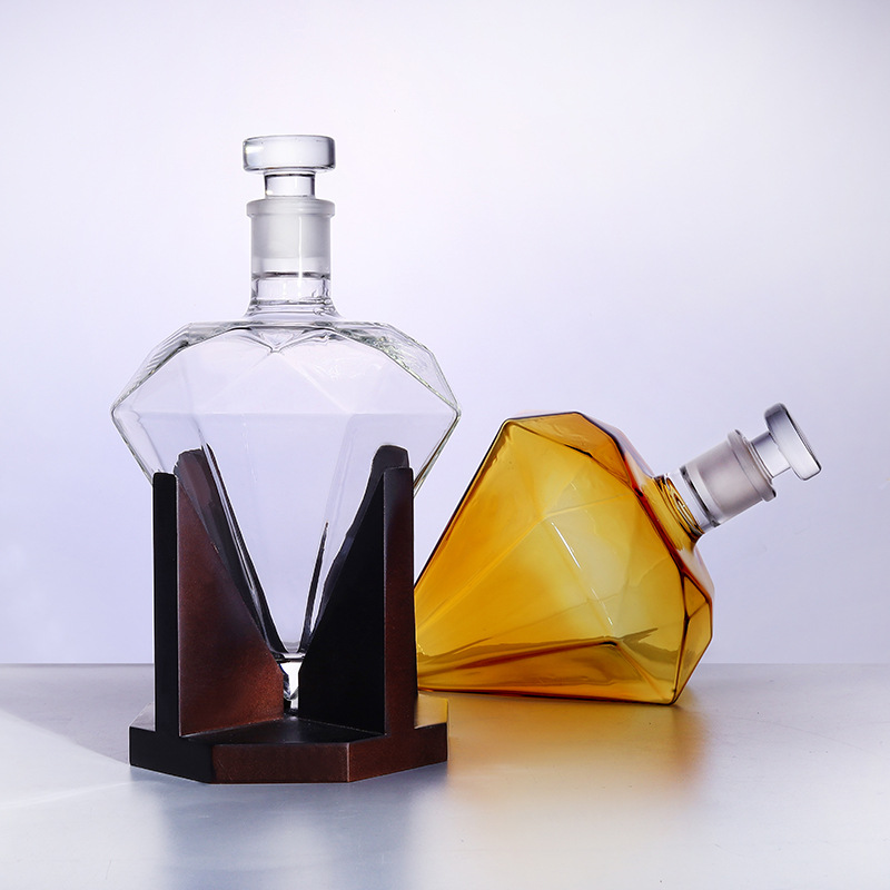 Diamond-Cut Whiskey Decanter 8 - огляд і ціна Glass Decanter Whiskey